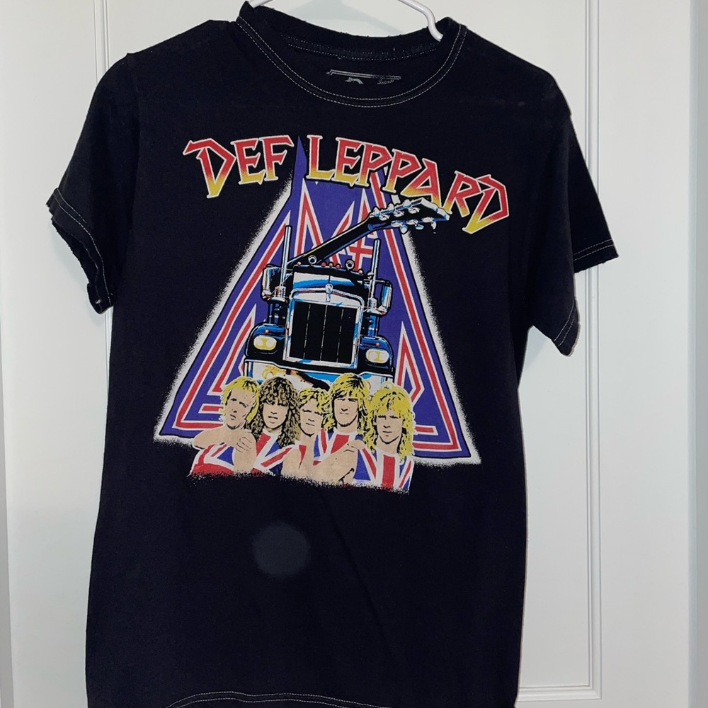 Def Leopard, adult small tour shirt